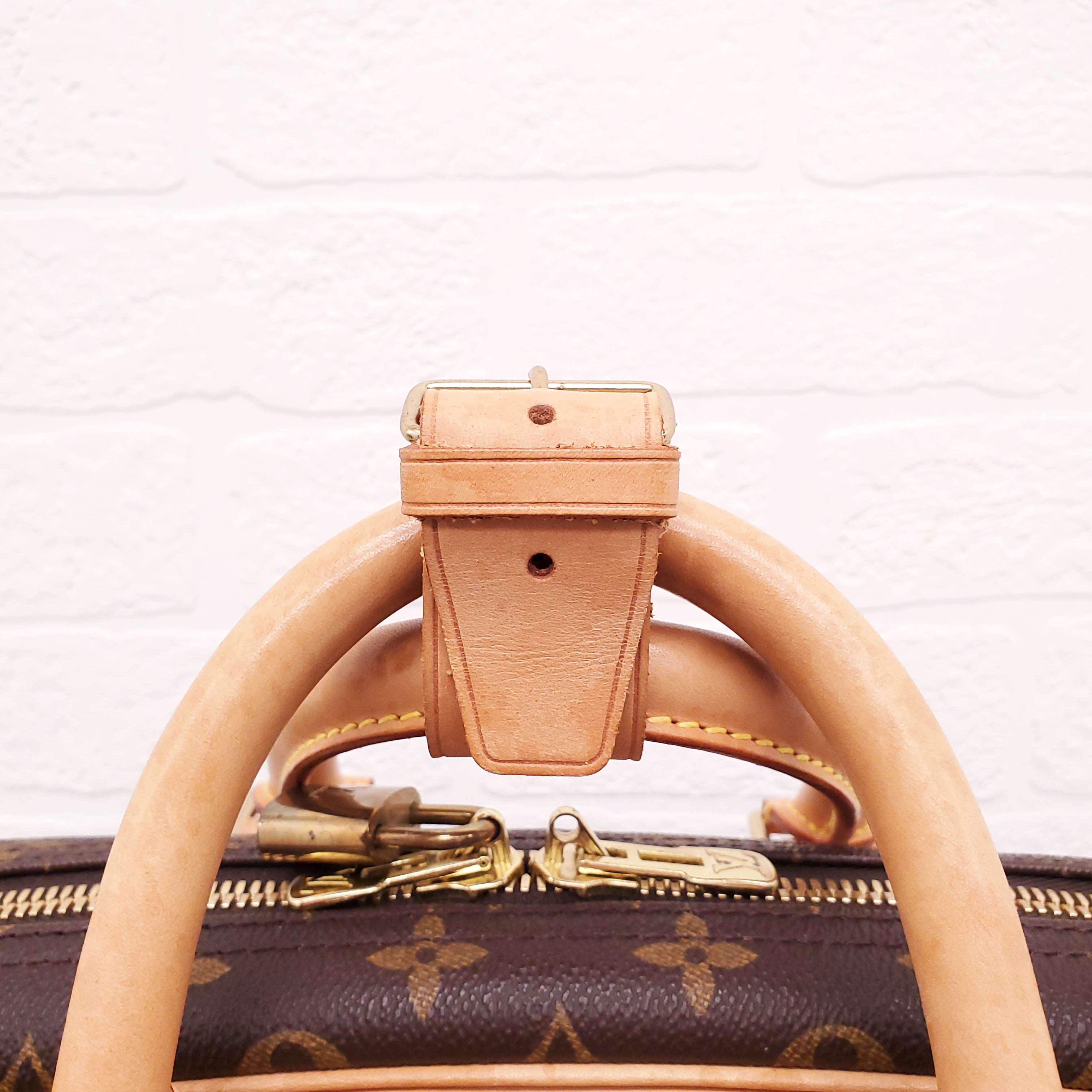 LOUIS VUITTON EVASION BOSTON MONOGRAM BAG
